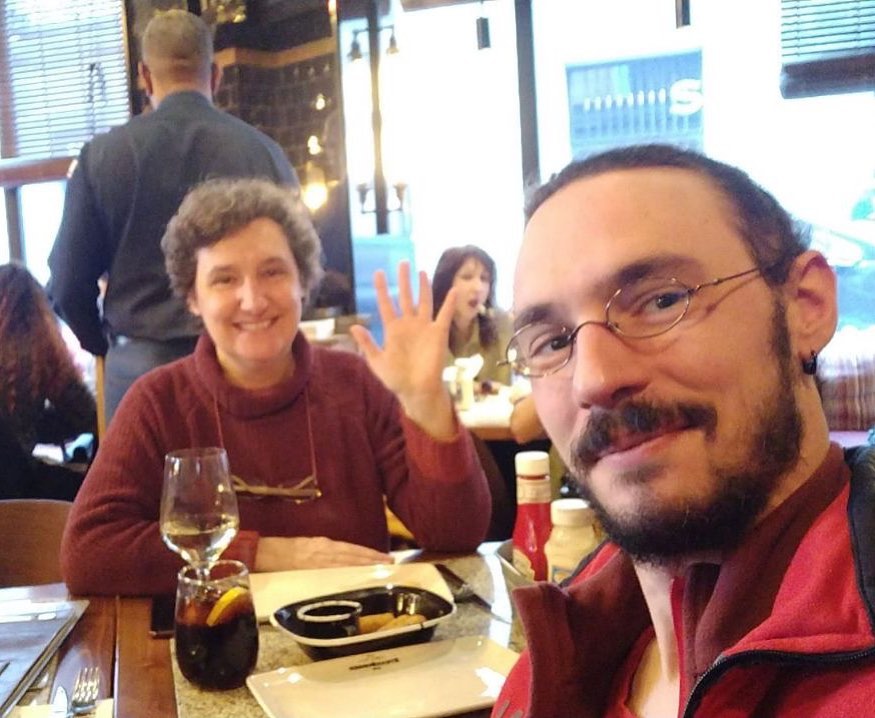 Beatriz Gimeno y su hijo
