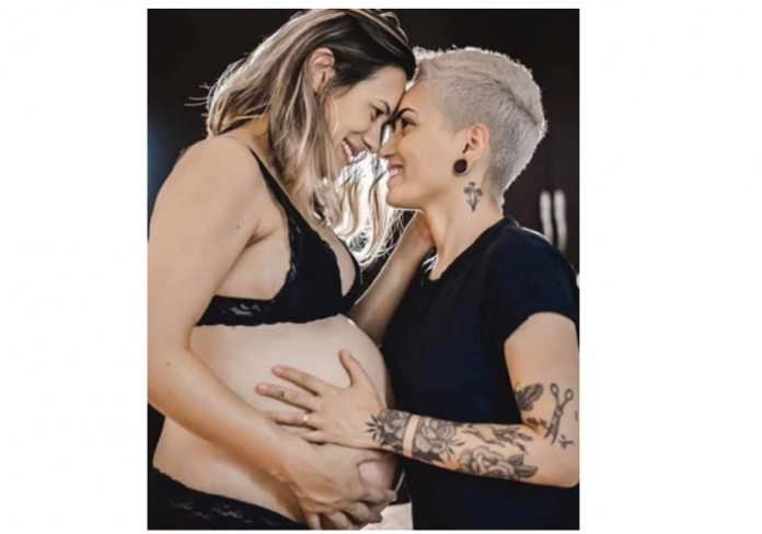 Madre lesbiana no gestante