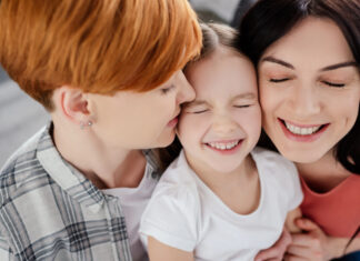 Cómo hablar con tus hijos de la homofobia (sin asustarles, pero preparándoles) Cómo hablar con tus hijos de la homofobia (sin asustarles, pero preparándoles)