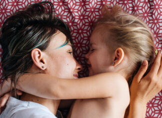 «¿Por qué solo yo tengo dos mamás?» Cuando llegan las preguntas y cómo acompañarlas con amor por que tengo dos mamas