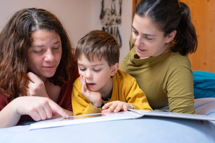 Cuentos para el mes del Orgullo: lecturas infantiles para hablar de amor, familias y diversidad antes de dormir Cuentos para el mes del Orgullo: lecturas infantiles para hablar de amor, familias y diversidad antes de dormir