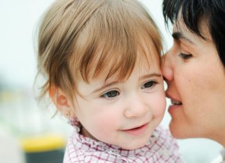 Soy una madre no gestante a la que le quitaron a su hija Mamá no gestante