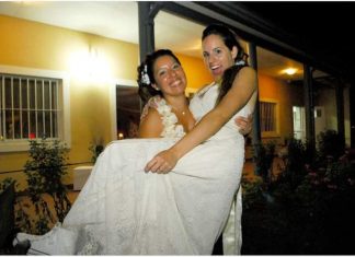 «Vivía con mi novio y me enamoré de mi jefa. Y esta es ahora nuestra familia