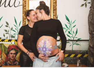 Por no ser una «familia normal» hospital de Valladolid no inscribió al bebé de esta pareja de lesbianas