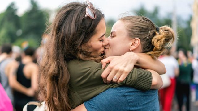 parejas de mujeres que quieren ser mamás en 2024
