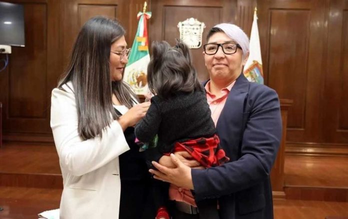 shyntia y fanny primera pareja de lesbianas que adopta