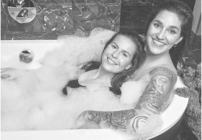 Ana Romero y Merel Von