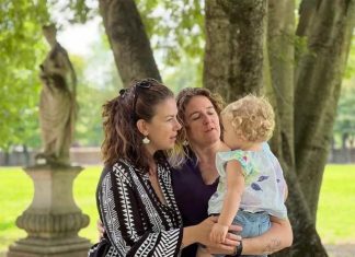 Un tribunal rechaza el intento de Italia de eliminar a las madres lesbianas de los certificados de nacimiento