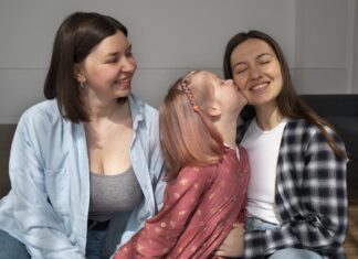 Cuando tu hija prefiere a la otra mamá: la historia de una madre no gestante Mi hija prefiere a su madre gestante