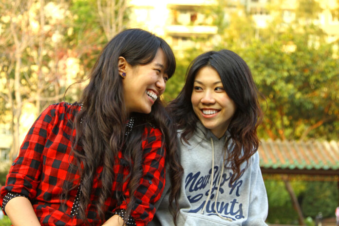 Una pareja de lesbianas en Hong Kong reconocidas como madres legales Una pareja de lesbianas en Hong Kong reconocidas como madres legales