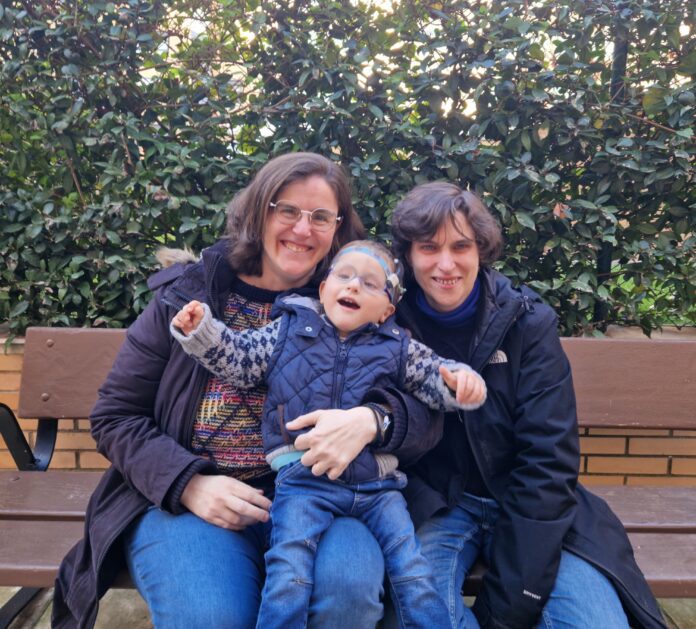 Dos mamás, un superhéroe y una enfermedad ultrarrara que nos hizo imparables Dos mamás, un superhéroe y una enfermedad ultrarrara que nos hizo imparables