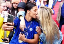 Sam Kerr, una de las lesbianas visibles más importantes del deporte, sigue abriendo camino también como madre Sam Kerr, una de las lesbianas visibles más importantes del deporte, sigue abriendo camino también como madre